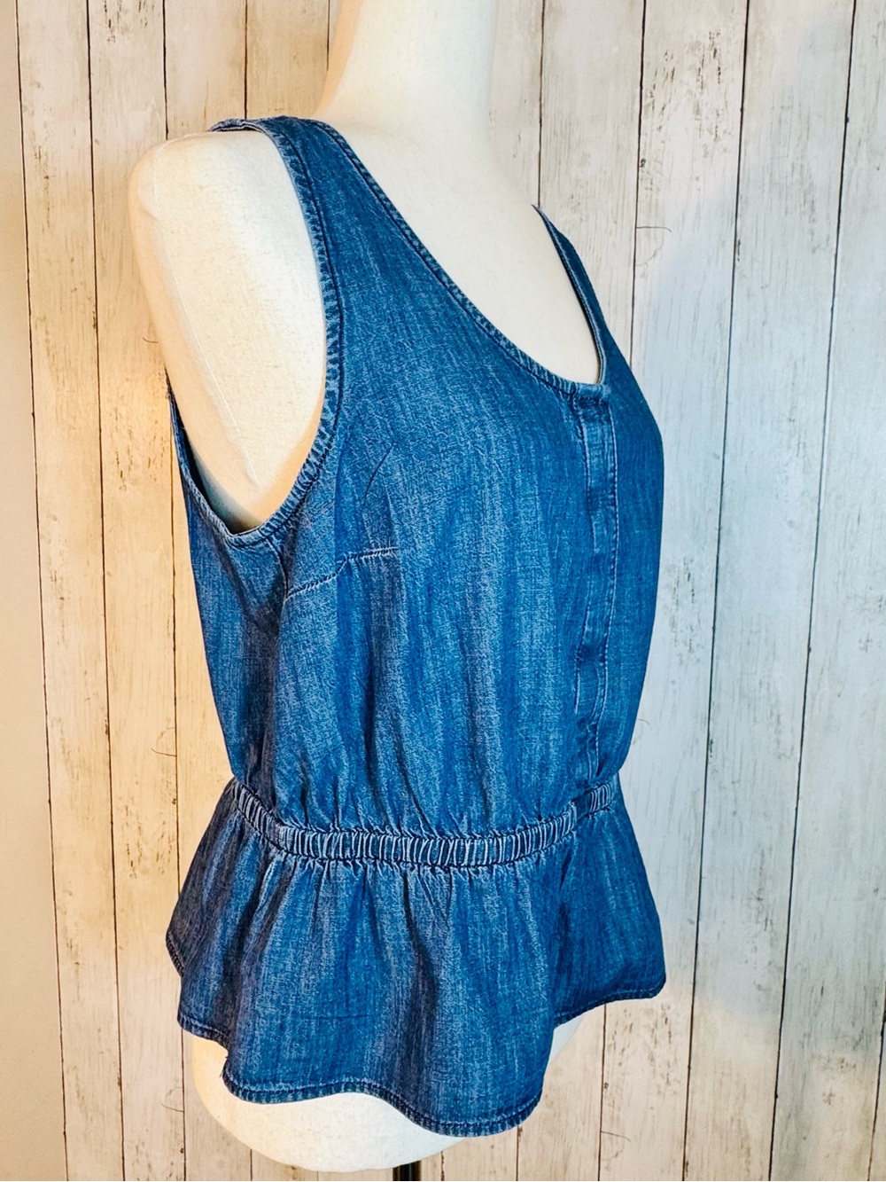 GAP Denim | Peplum Tank Top Medium Chambray Sleeveless Top - Picture 5 of 13